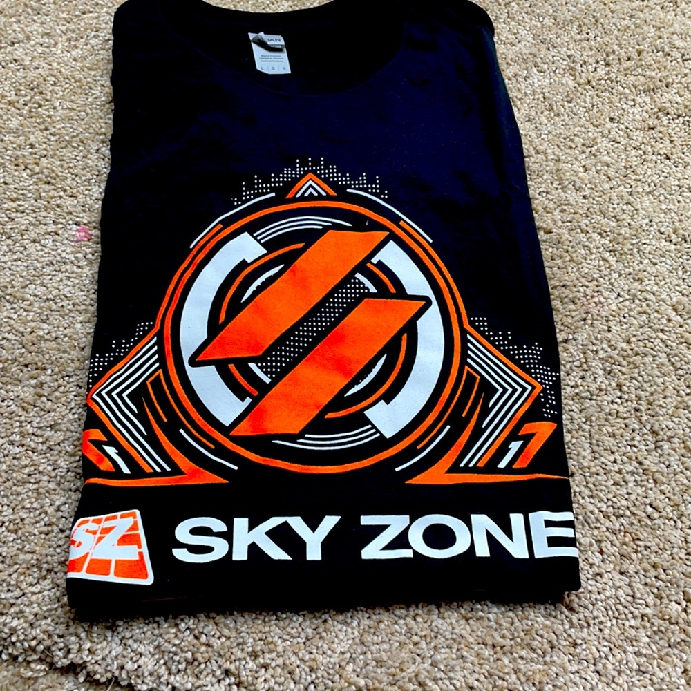 NWT- Sky Zone short sleeves